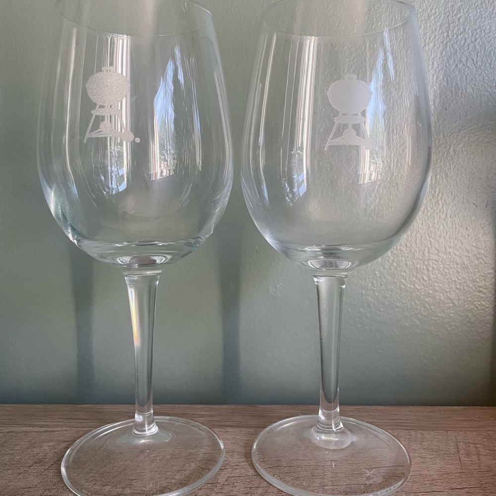 Super Cute Weber Grill Wine Glasses (2)
